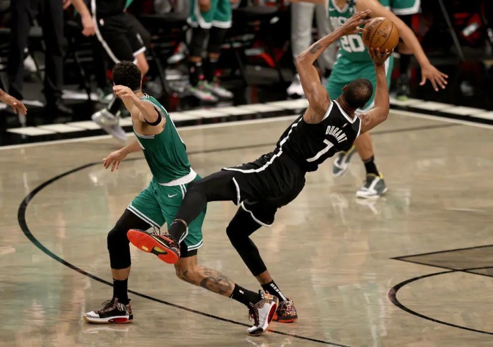 爱游戏线上-蒂姆连续十场比赛得分超过势不可挡，篮网挑战极限！